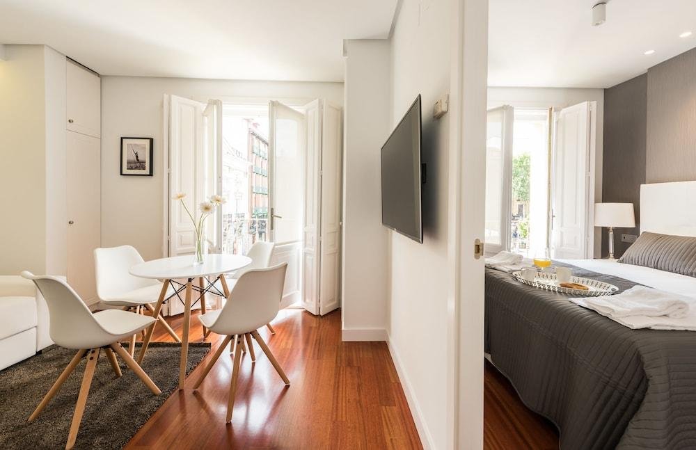 Фото Santa Ana Plaza - MADFlats Collection