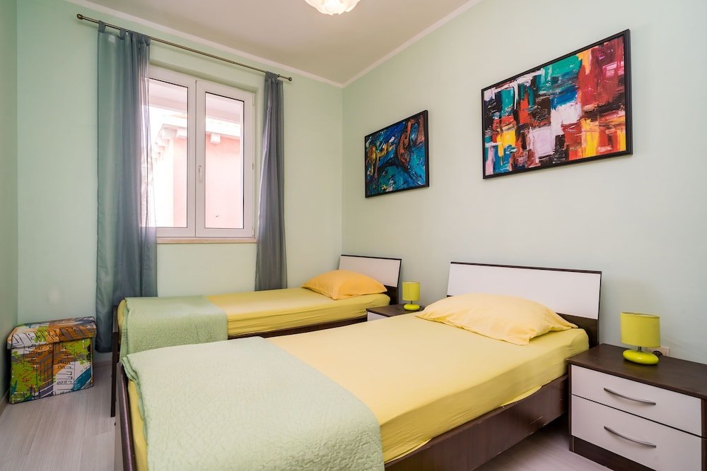 Фото Apartments Ljubimir