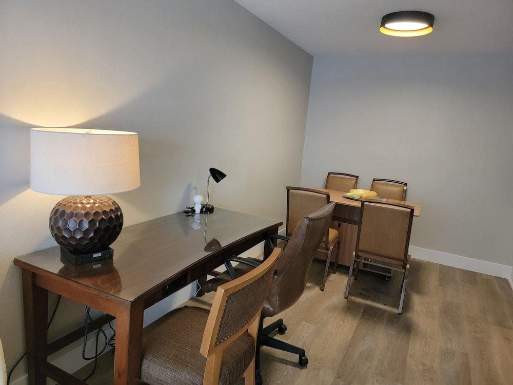 Фото Hollywood Cosmopolitan Apartments