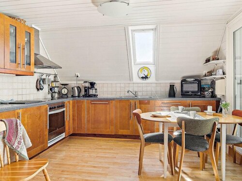 Гостиница 6 Person Holiday Home in Urangsvåg