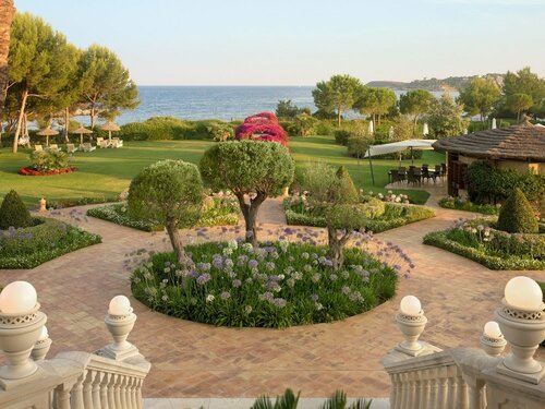 Гостиница The St. Regis Mardavall Mallorca Resort в Кальвии