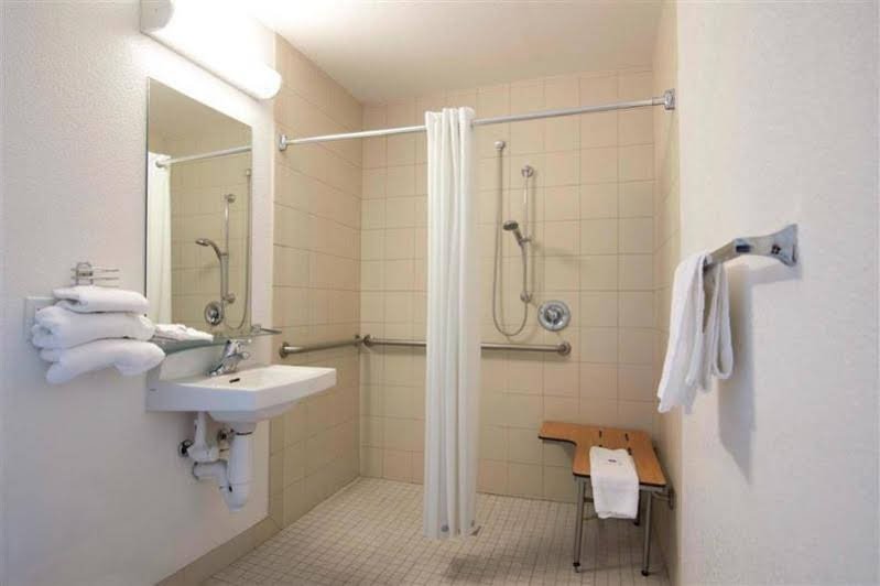 Фото Motel 6 Reno, Nv - Virginia Plumb