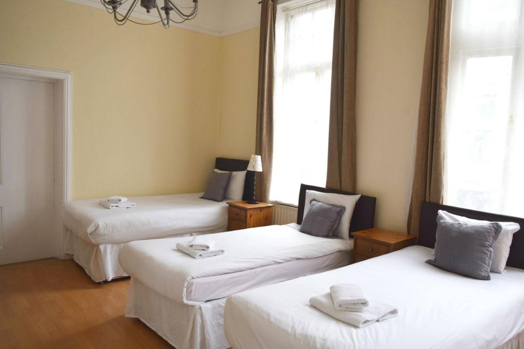 Фото The Black Lion