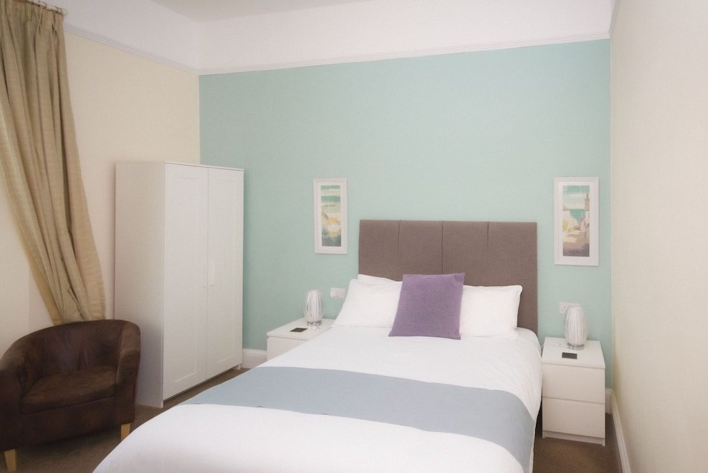 Фото Crofton House Hotel