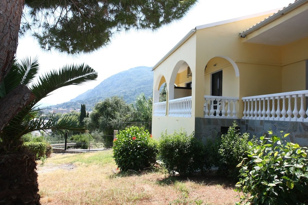 Фото Dimitra Studios