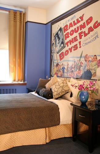 Фото Chelsea Pines Inn