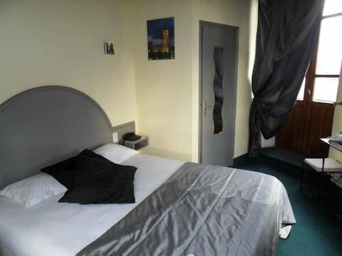 Гостиница La Tour des Anglais в Лавале