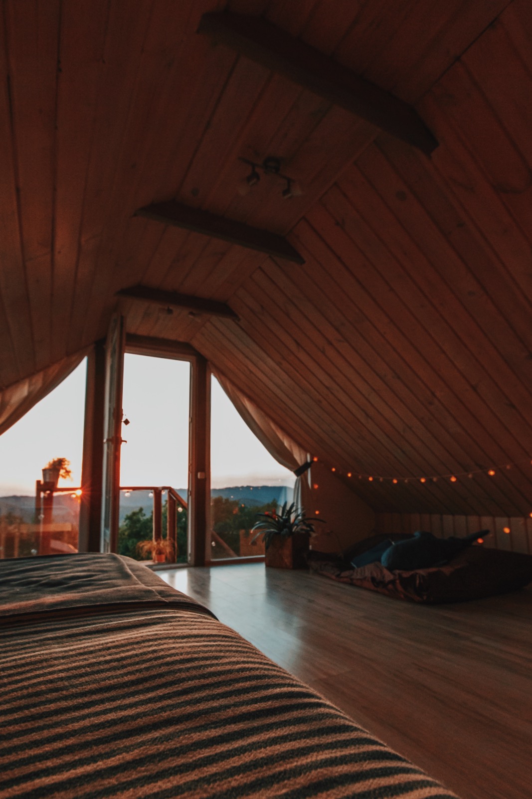 Фото Дом с Кипарисами в горах с видом на море