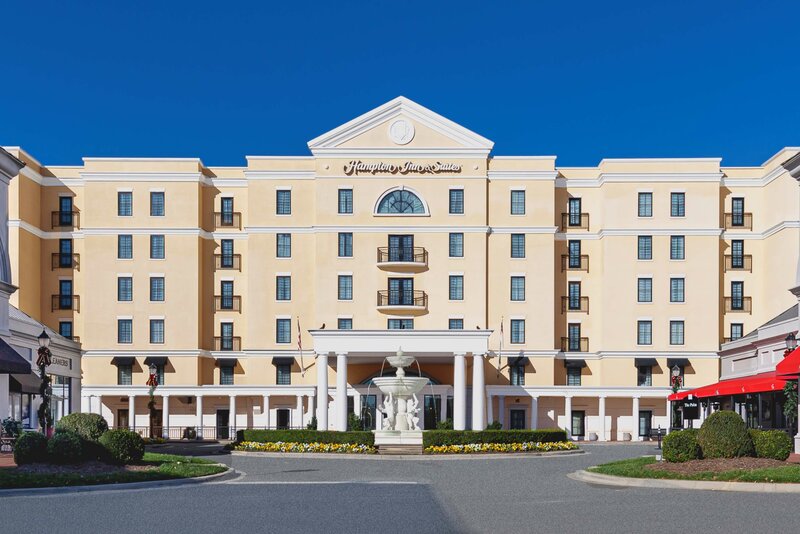 Гостиница Hampton Inn and Suites - SouthPark at Phillips Place в Шарлотте