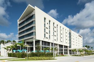 Гостиница DoubleTree by Hilton Miami - Doral, Fl