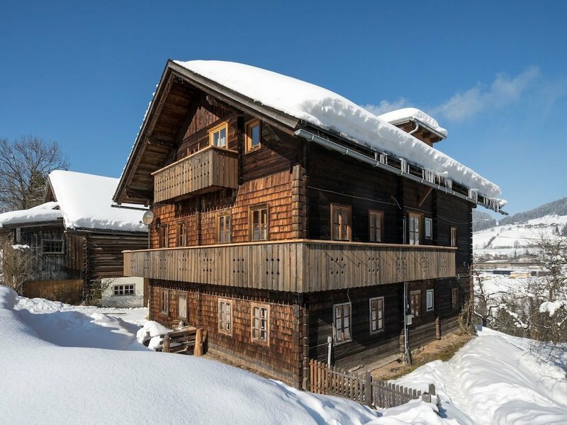 Гостиница Sprawling Mansion near Ski Area in Salzburg
