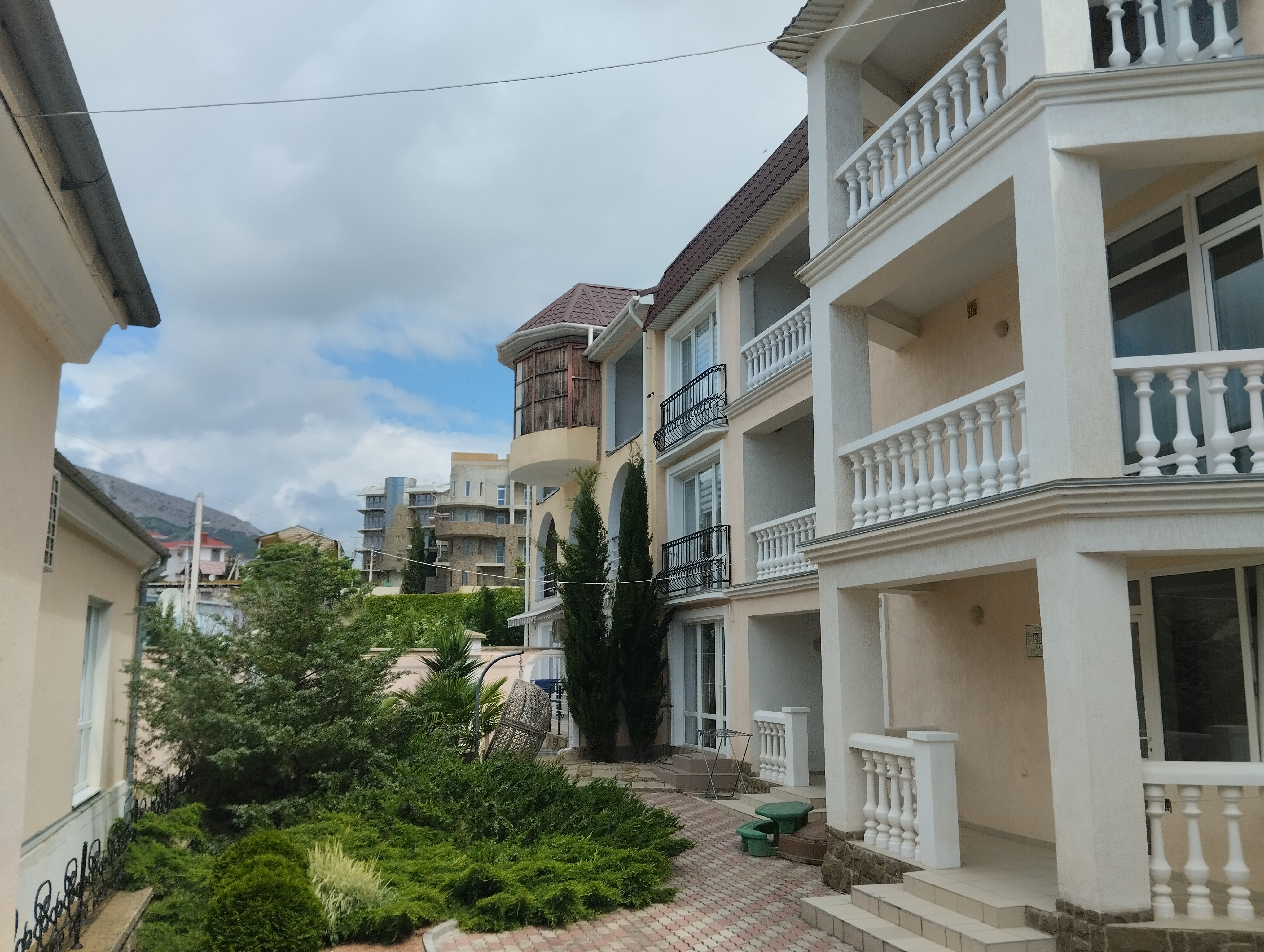 Фото отеля 2