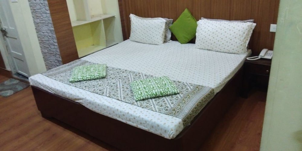 Фото Hotel Pathik