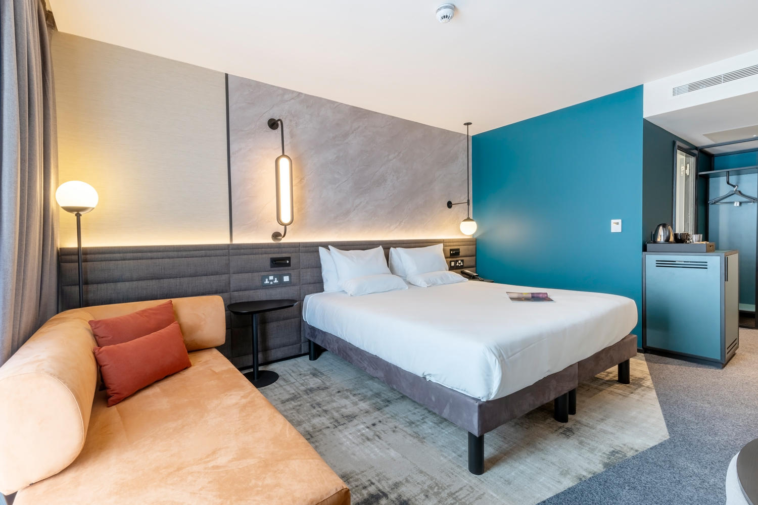 Фото Novotel Liverpool Paddington Village