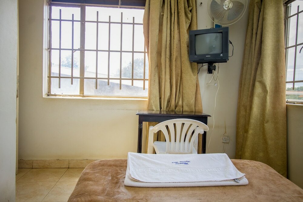 Фото Mwana Highway Hotel Iganga