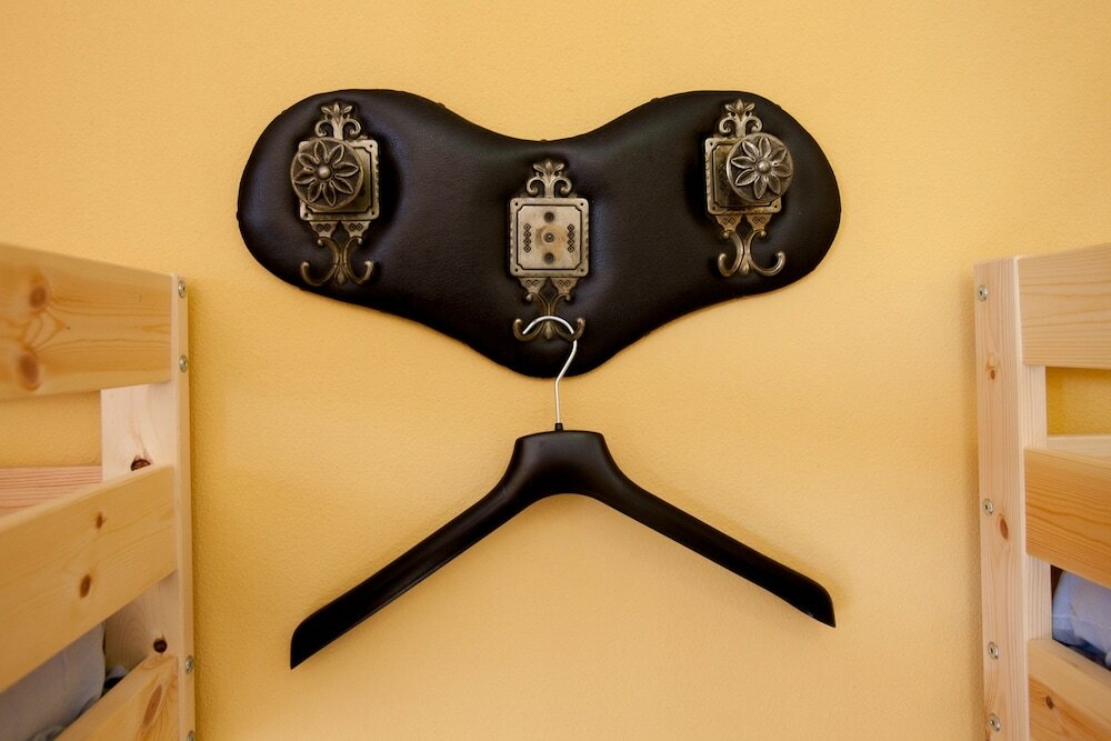 Фото Ericeira Chill Hill Hostel & Private Rooms - Peach Garden