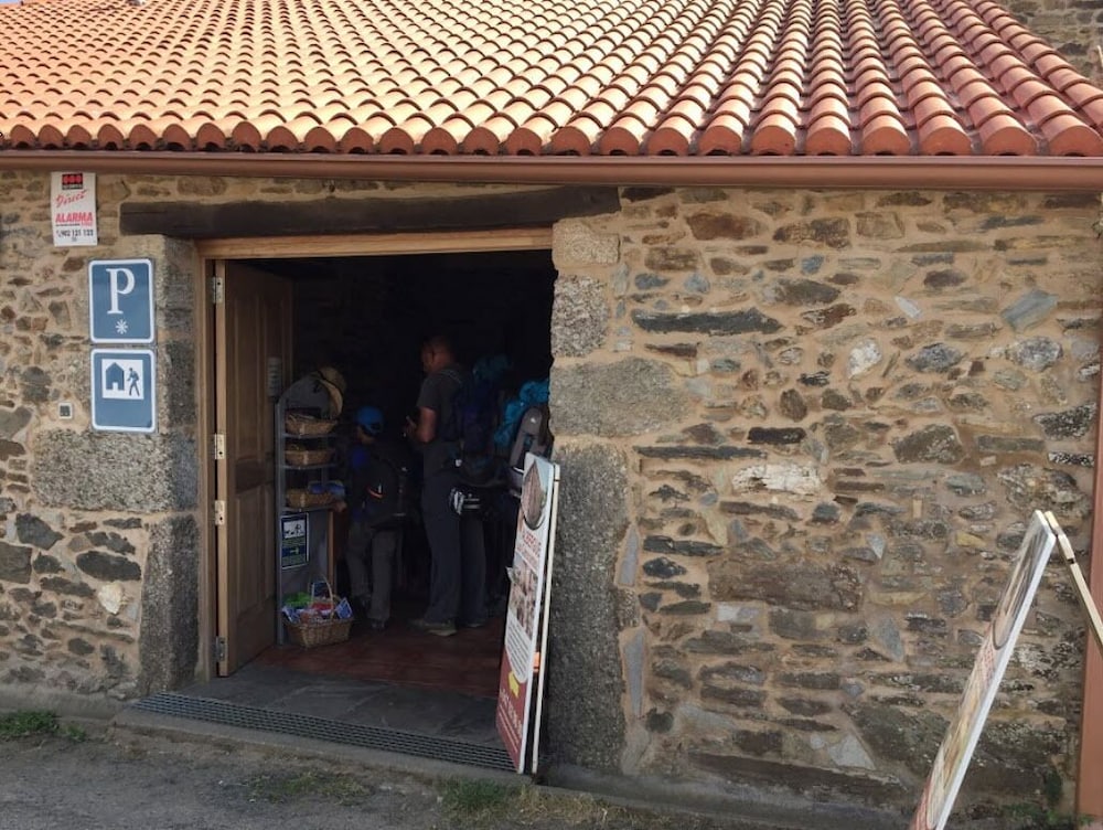 Фото Pensión Albergue Los Caminantes - Hostel