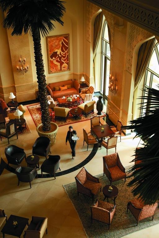 Фото Shangri-La Hotel Apartments Qaryat Al Beri