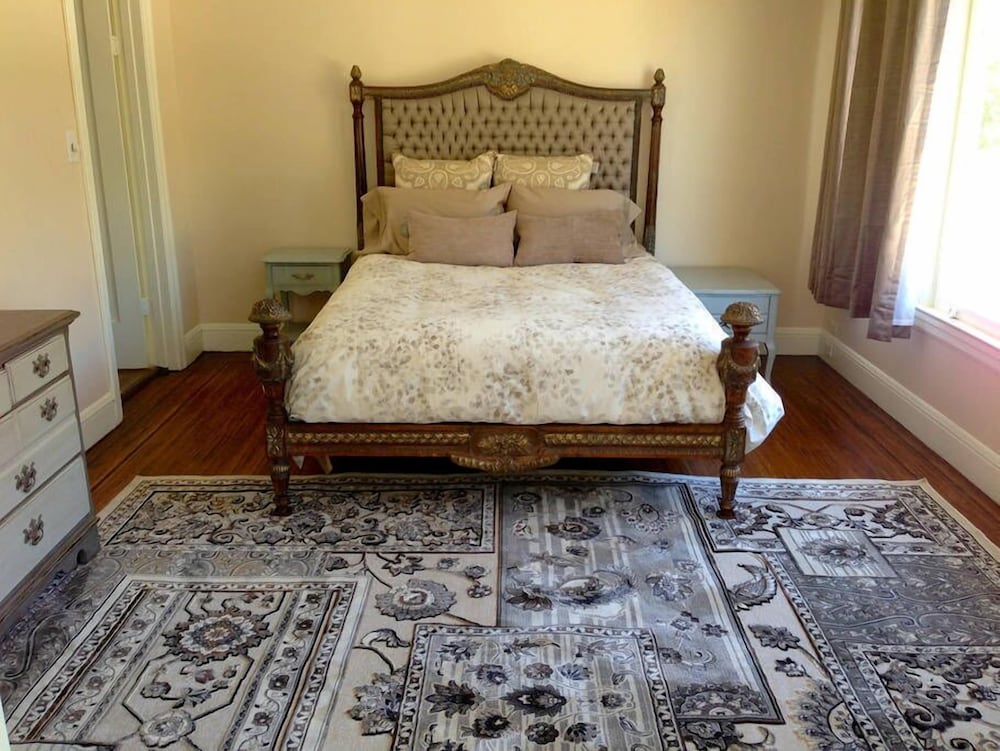 Фото Charming 2 bdrm Dolores Heights Apt