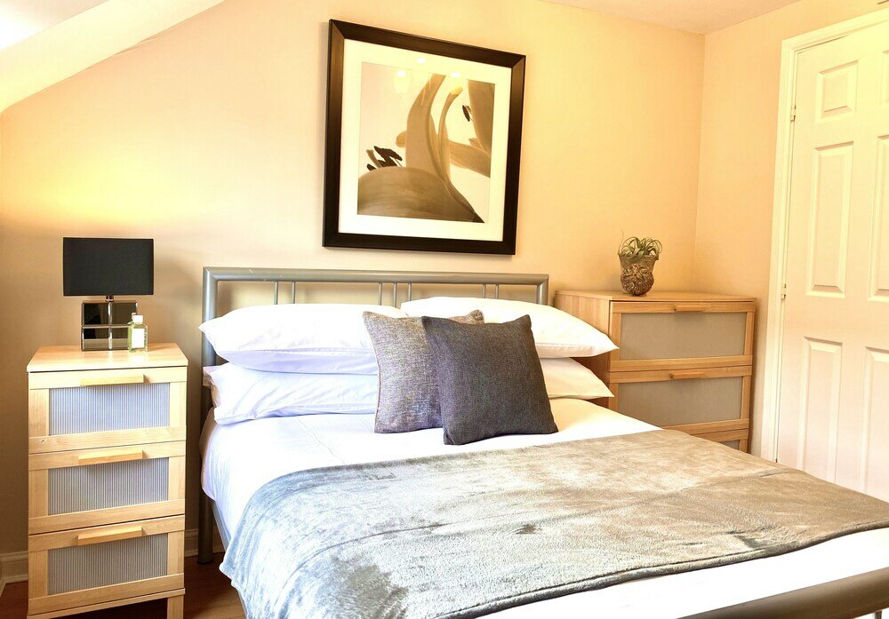 Фото Aylesbury Contractor & Staycation Home