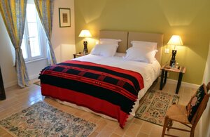 Chambre d'hôtes Bastide des Enqueses (Provence-Alpes-Côte d'Azur, Var, Arrondissement de Draguignan, Lorgues, Chemin de Ginasservis), hotel
