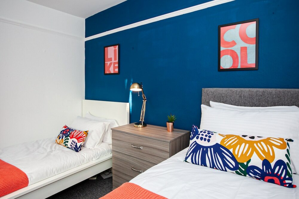 Фото The Manchester Pad - Sleeps 12