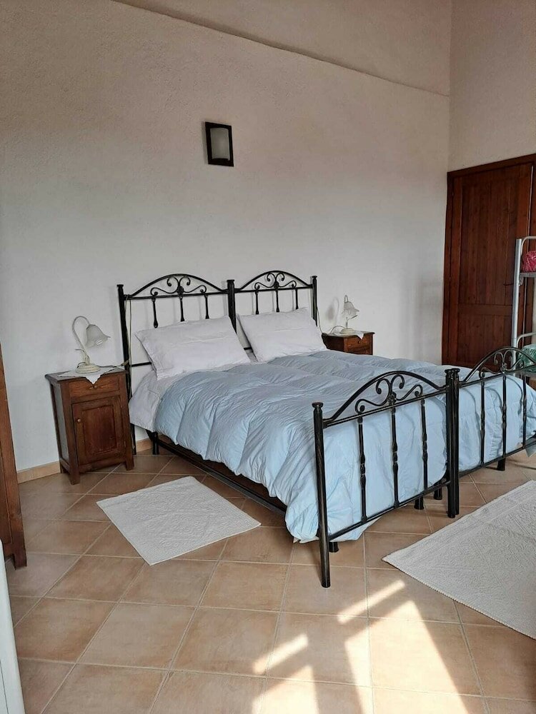 Фото B&b S'Omu Antiga