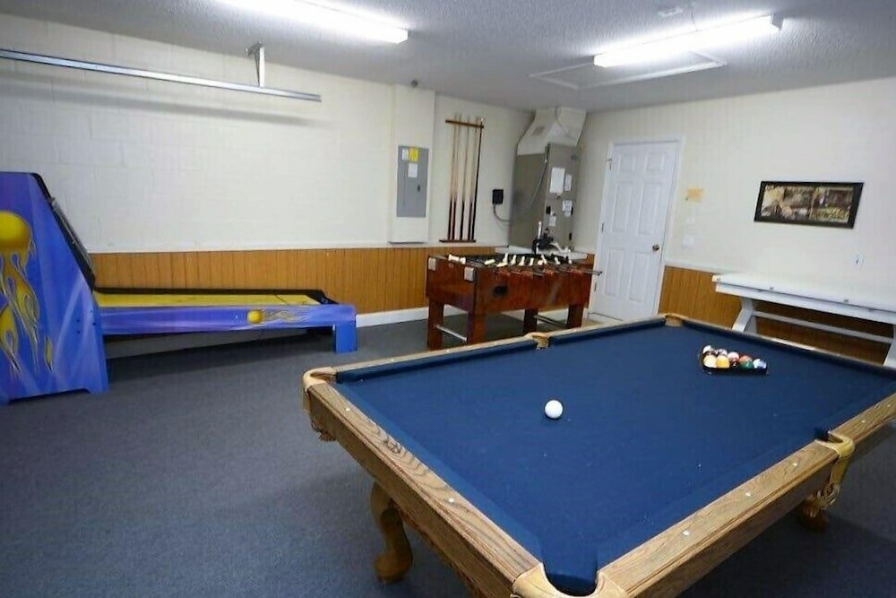 Фото 3 Bedroom Orlando Vacation Pool Home With Water View, Hot Tub, Games Room Near Disney!