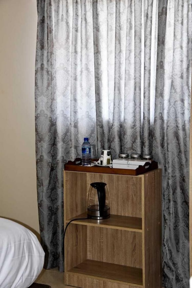 Фото 34onLincoln Guesthouse