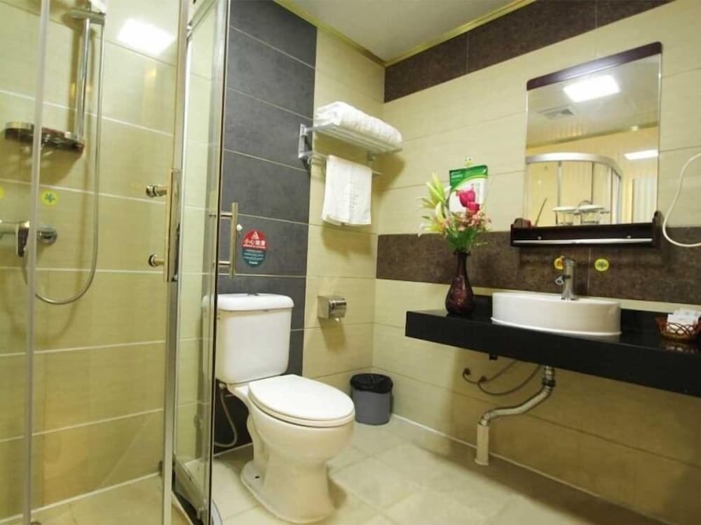 Фото GreenTree Inn GuiLin LinGui District JinShan Square JinShui Road Express Hotel