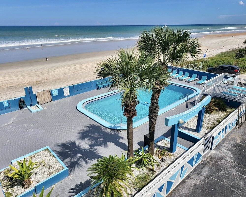 Фото Chateau Mar Beach Resort