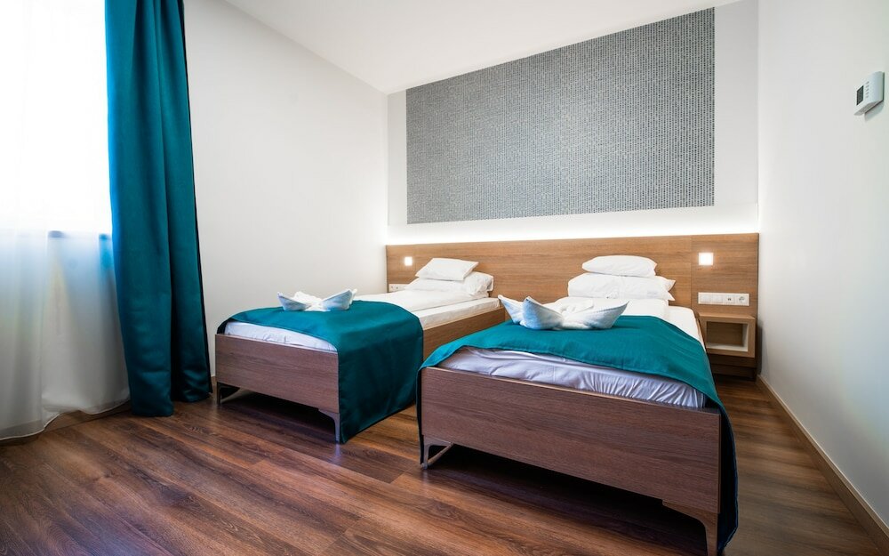 Фото Hotel Szeghalom