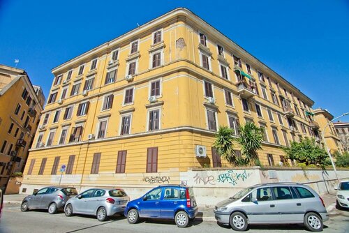 Portaportese Wooden Flat