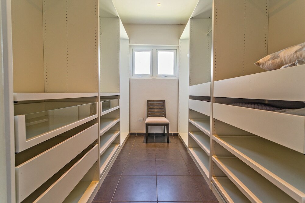 Фото Stunning Modern Home, Near Beaches Full Ac