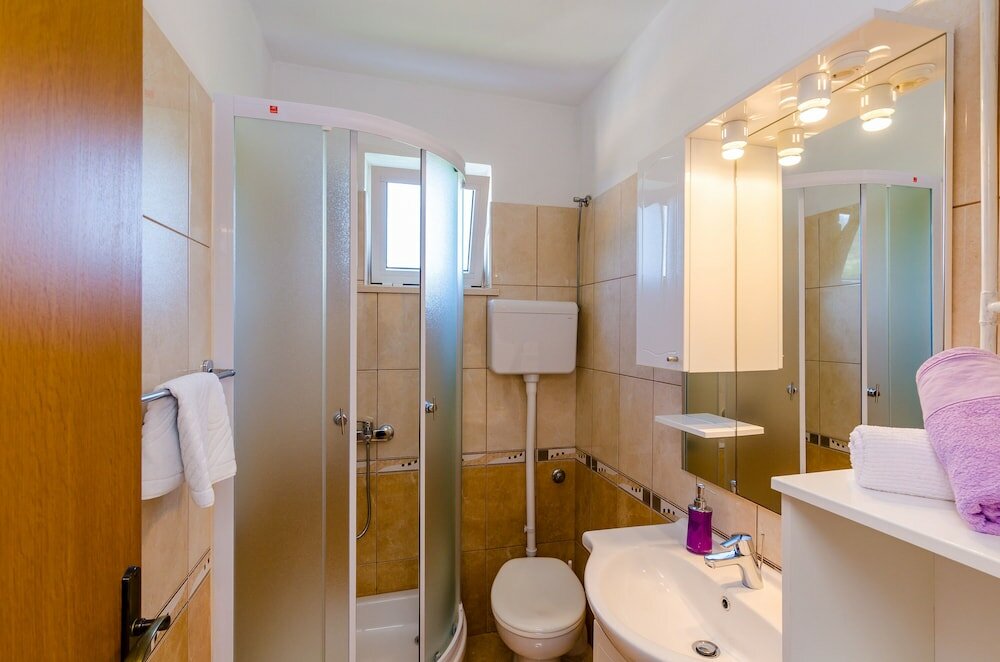 Фото Apartments & Rooms Maždin