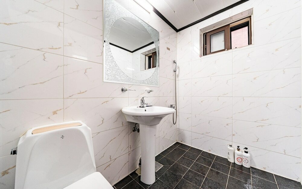 Фото Daejeon Yongjeon High Class