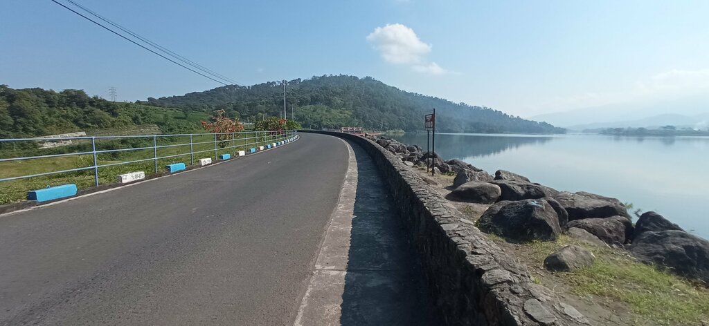 Observation deck Selorejo Dam, East Java, photo