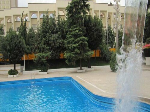 Гостиница Parsian Evin Hotel в Тегеране