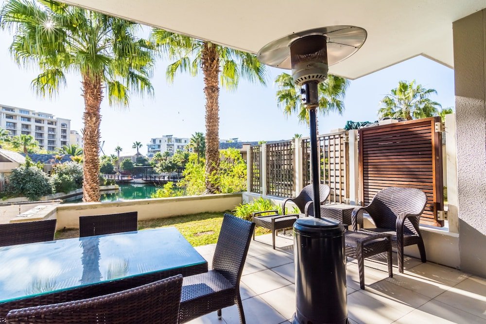 Фото Mountain Marina Luxury Apartments