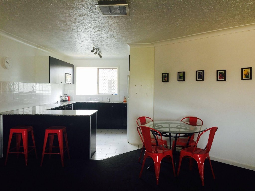 Фото The Vista Bel Air Apartments