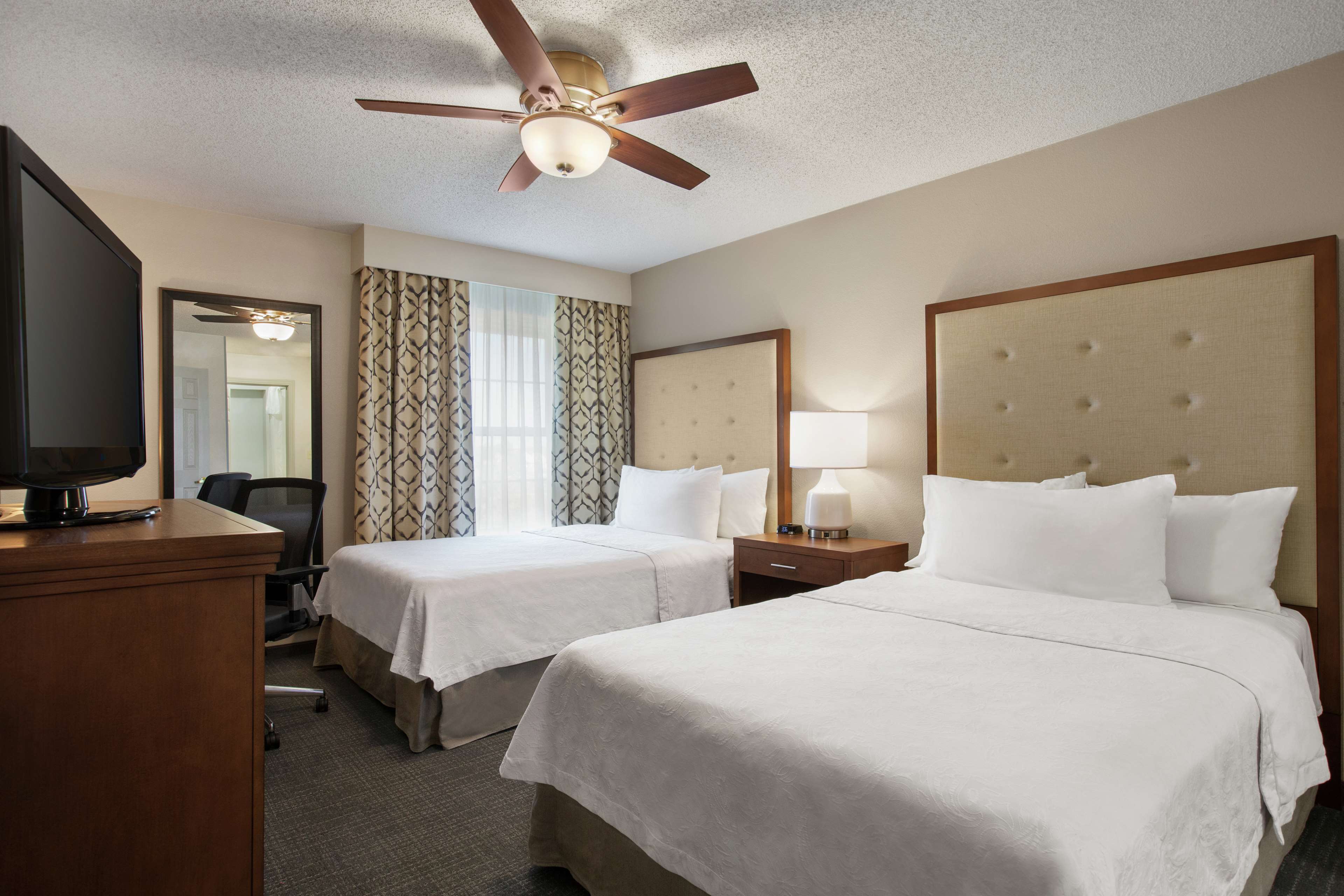 Фото Homewood Suites Kansas City Airport