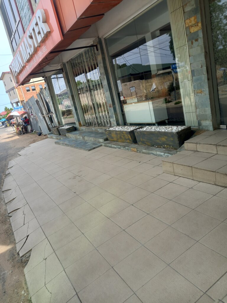 Microfinance institution Pawn Master, Accra, photo