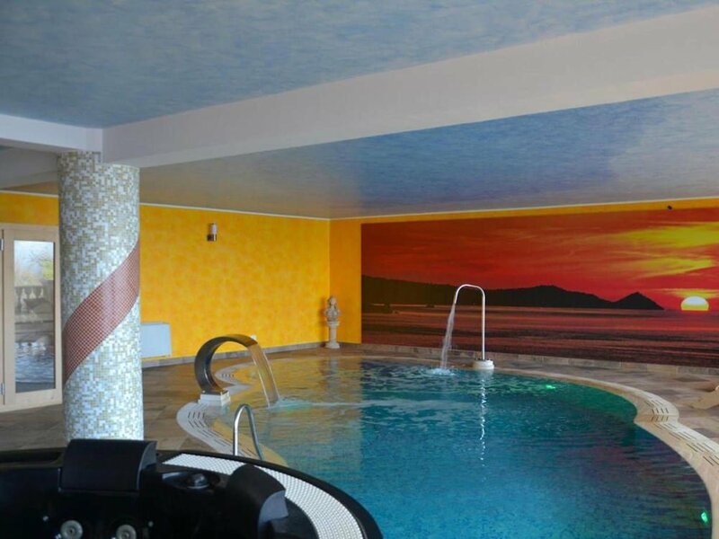 Гостиница Divine Holiday Home in Giosa Marea with Sauna & Hot Tub