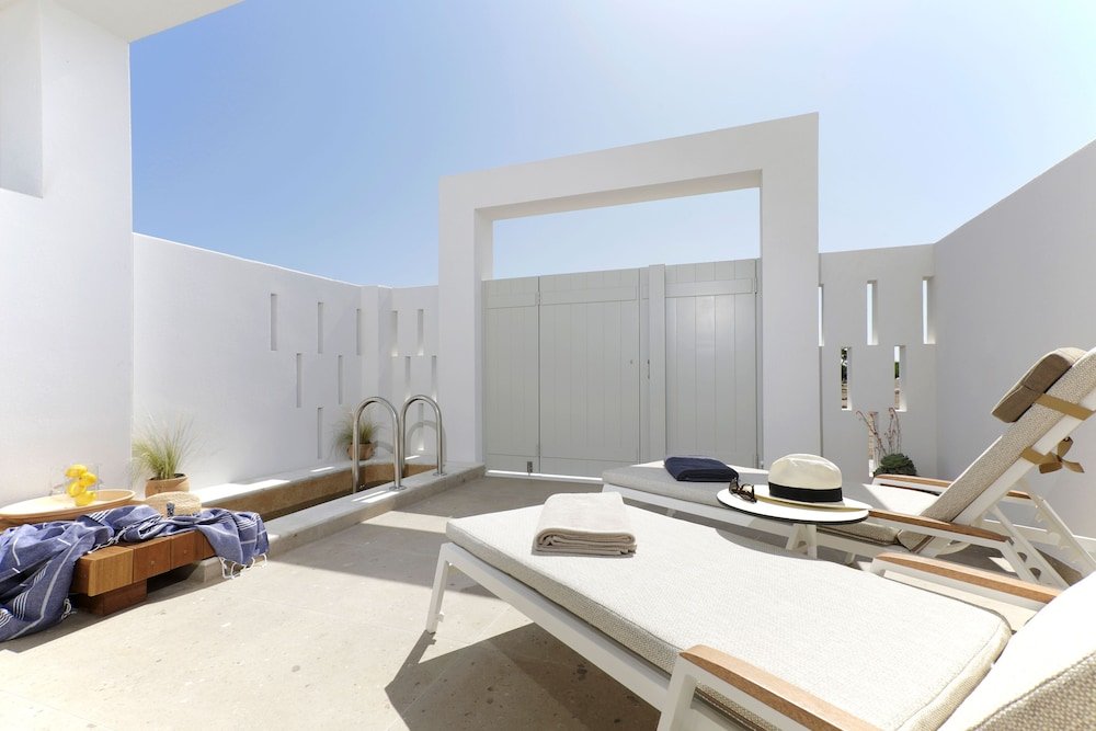 Фото Alero Seaside Skyros Resort