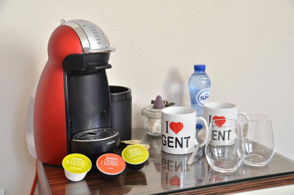 Фото The House of Edward