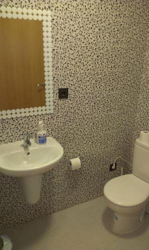 Фото Hostal Bisbal