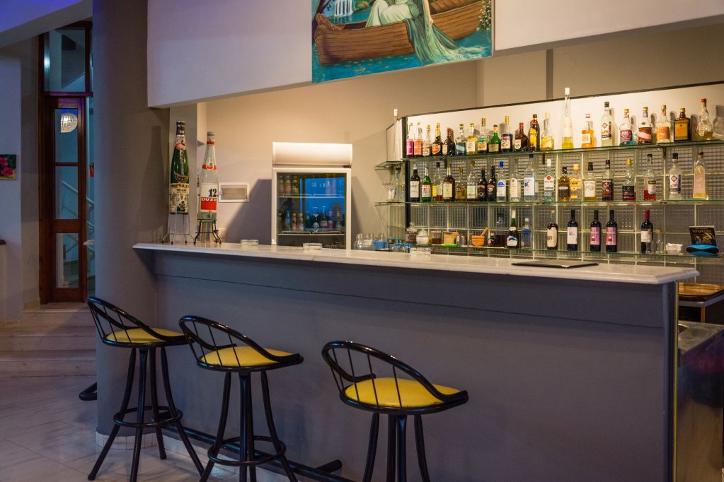 Фото Nereides Hotel