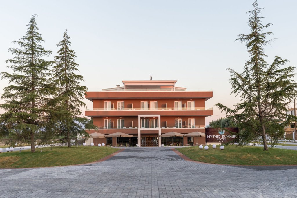 Фото Mythic Summer Hotel