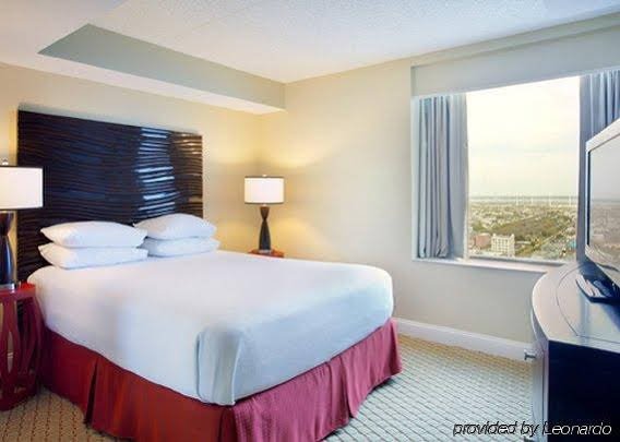 Фото Atlantic Palace Suites