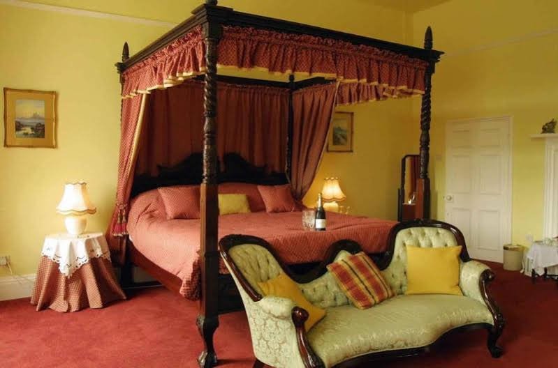 Фото Moresby Hall